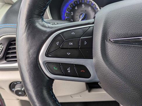 Used 2021 Chrysler Pacifica Touring w/ Cold Weather Group image 22