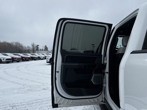 Used 2023 Ford F150 Lightning Platinum image 25