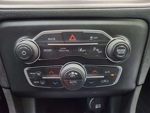 Used 2023 Dodge Charger R/T w/ Harman/Kardon Audio Group image 18