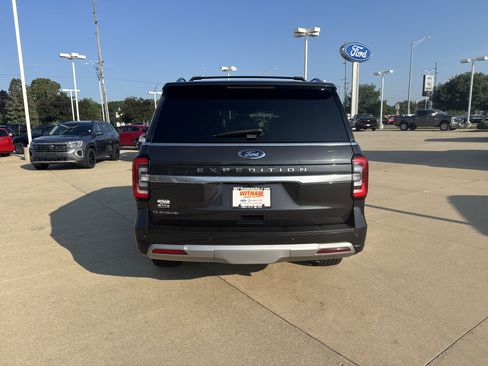 Used 2023 Ford Expedition Platinum AWD/4WD image 5