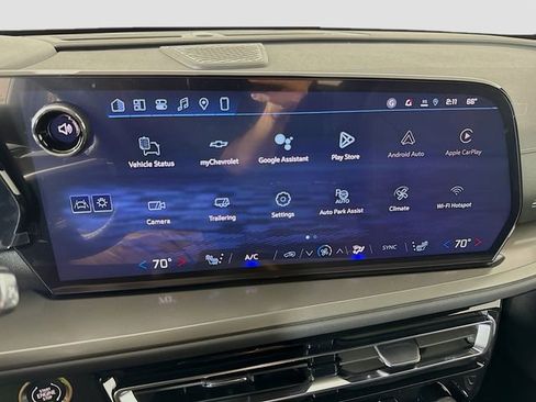 New 2026 Chevrolet Traverse LT w/ Enhanced Driving Package FWD image 17
