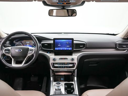 Certified 2023 Ford Explorer XLT w/ Equipment Group 202A AWD/4WD image 15