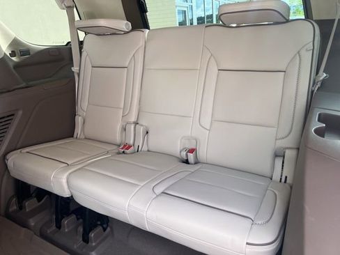 Used 2024 GMC Yukon Denali AWD/4WD image 10