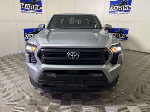 Used 2024 Toyota Tacoma SR5 AWD/4WD image 15