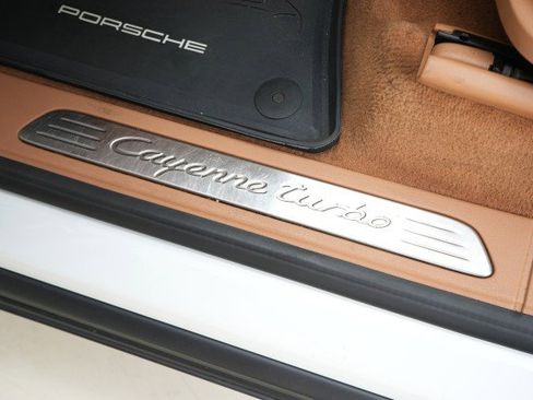 Used 2017 Porsche Cayenne Turbo AWD image 46