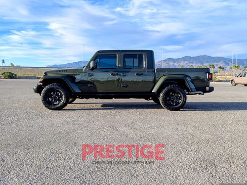 Used 2023 Jeep Gladiator Sport AWD/4WD image 15