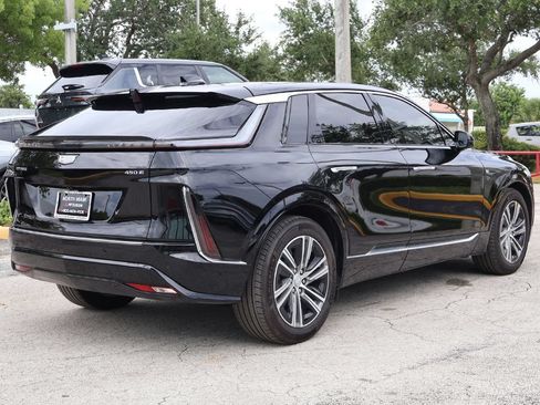 Used 2025 Cadillac Lyriq Luxury RWD image 14