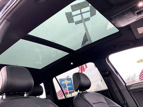 Used 2022 Volkswagen Tiguan SEL R-Line image 26