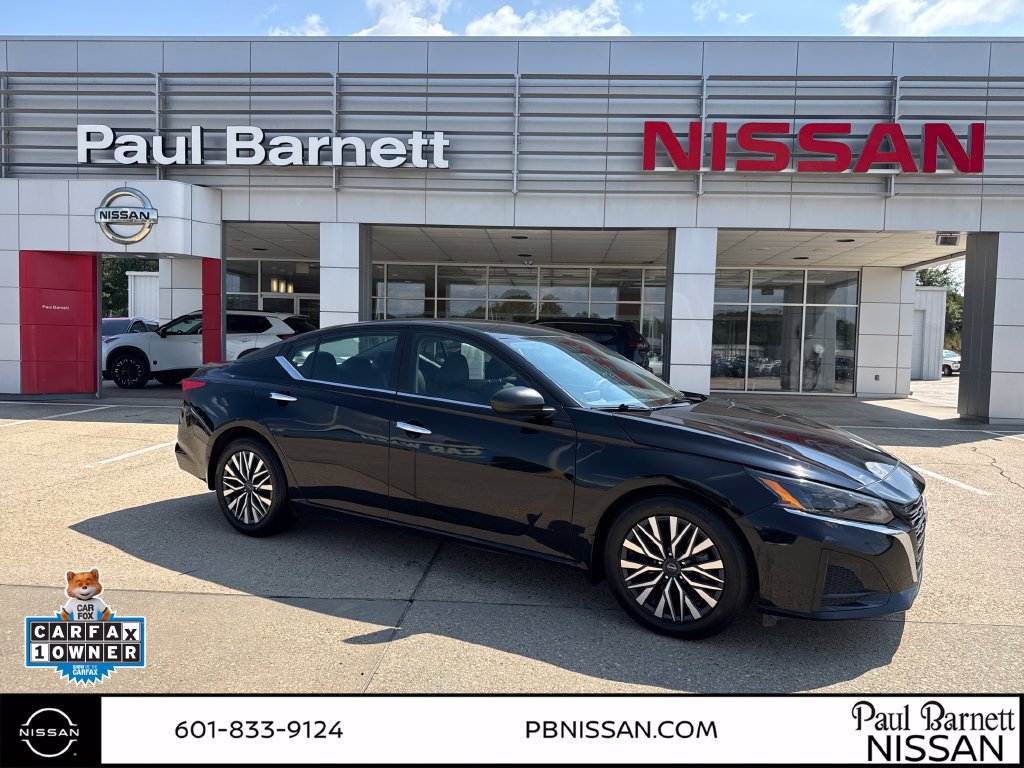 Used 2024 Nissan Altima 2.5 SV FWD image 14