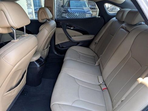 Used 2012 Hyundai Azera w/ Technology Pkg image 24