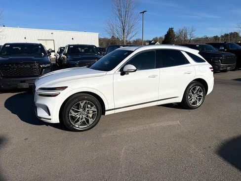 Used 2024 Genesis GV70 2.5T w/ Select Package image 5