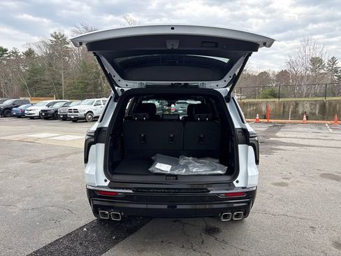 New 2026 Chevrolet Traverse High Country image 10
