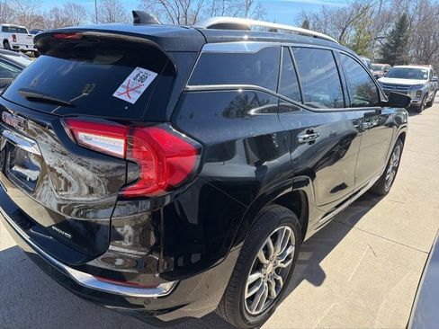 Used 2024 GMC Terrain Denali w/ Denali Premium Package image 5