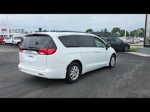 Used 2021 Chrysler Voyager Lxi image 8