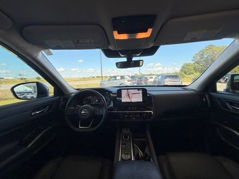 Used 2023 Nissan Pathfinder SL AWD/4WD image 31