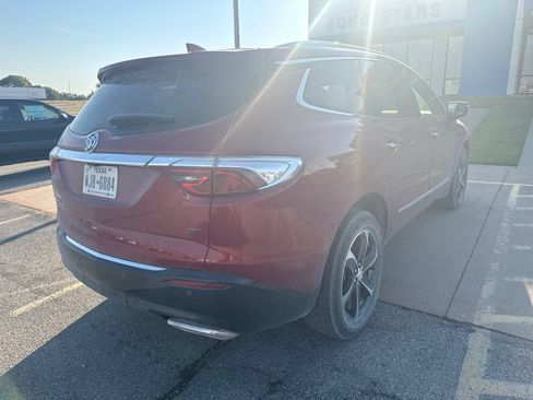 Used 2022 Buick Enclave Essence w/ Sport Touring Edition FWD image 3