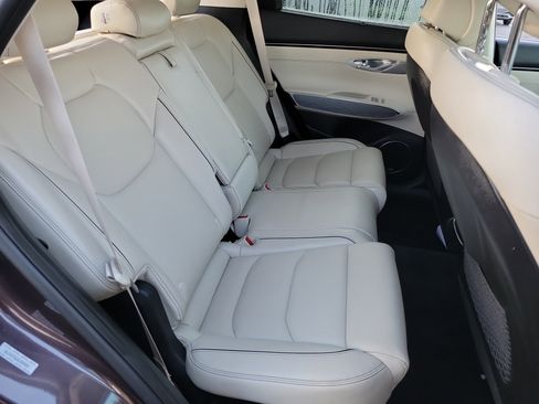 Certified 2023 Genesis GV70 2.5T w/ Advanced Package image 20