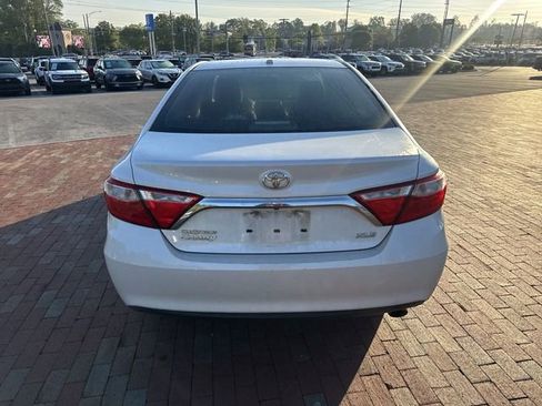 Used 2015 Toyota Camry XLE image 13