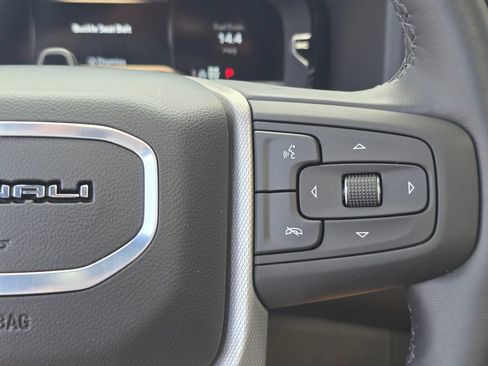 Used 2024 GMC Yukon Denali w/ Advanced Technology Package AWD/4WD image 21