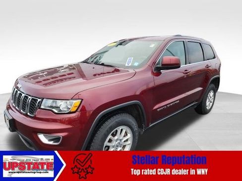 Used 2019 Jeep Grand Cherokee Laredo image 3