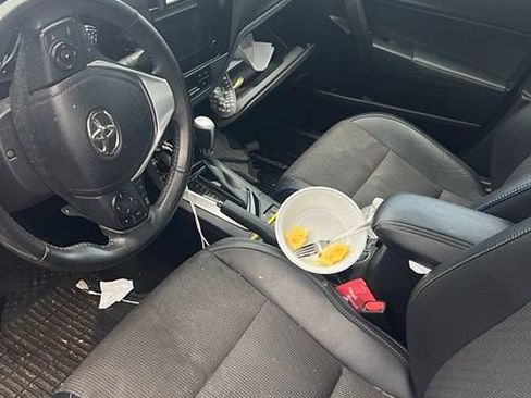 Used 2018 Toyota Corolla SE FWD image 4