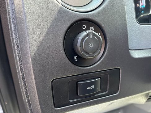 Used 2011 Ford F150 XLT w/ XLT Chrome Pkg image 16