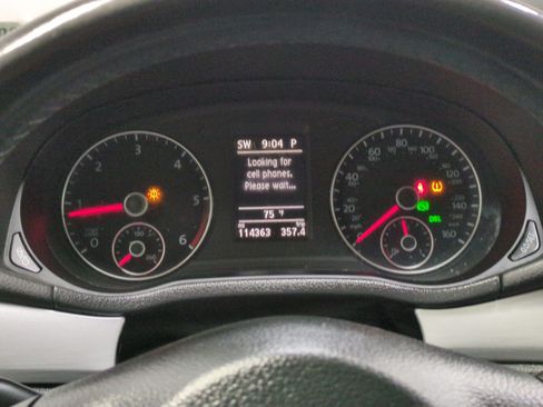 Used 2013 Volkswagen Passat TDI SE FWD image 20