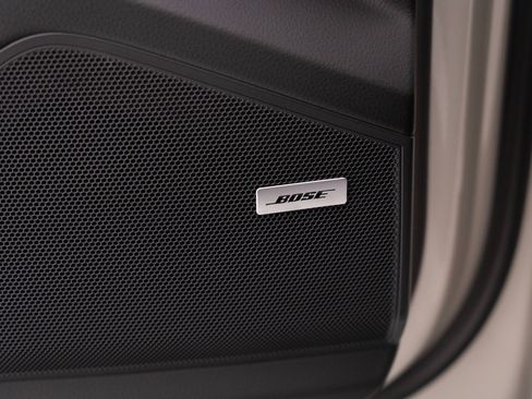 New 2026 Porsche Cayenne image 23