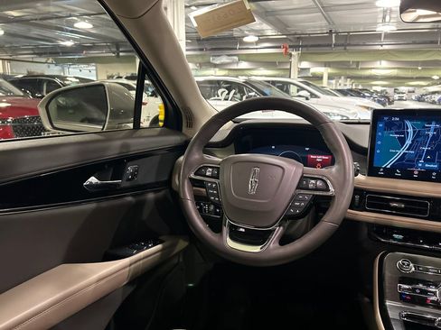 Used 2023 Lincoln Nautilus AWD w/ Premium Package image 25