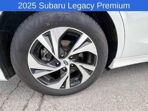 Used 2025 Subaru Legacy Premium w/ Popular Package #1A AWD/4WD image 17