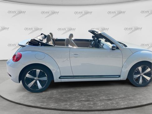 Used 2013 Volkswagen Beetle 2.0T FWD image 20