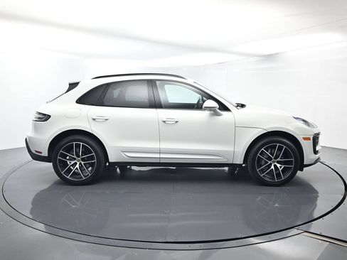 Certified 2023 Porsche Macan AWD/4WD image 16
