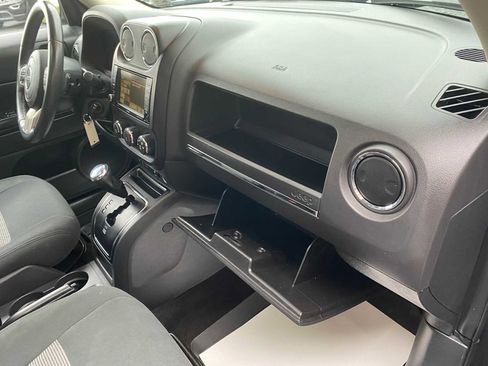 Used 2014 Jeep Patriot Latitude w/ Sun/Sound Group AWD/4WD image 24