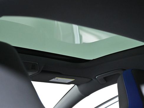 Used 2024 Volkswagen Golf R image 35