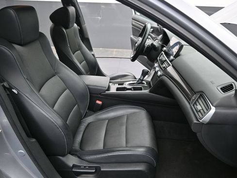 Used 2018 Honda Accord Sport image 25
