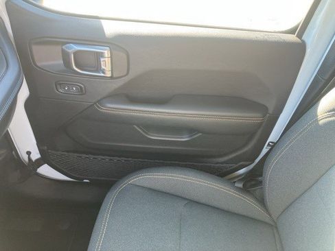 Certified 2025 Jeep Wrangler Sahara image 21