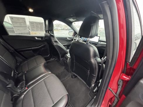Used 2024 Ford Escape ST-Line Select w/ Tech Pack #2 image 17