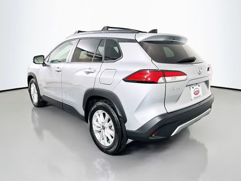 Certified 2025 Toyota Corolla Cross LE image 7