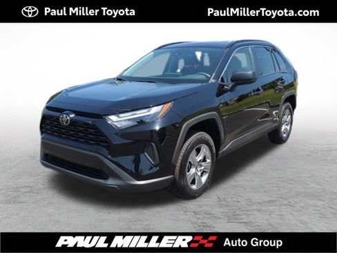 Certified 2025 Toyota RAV4 LE AWD/4WD image 1