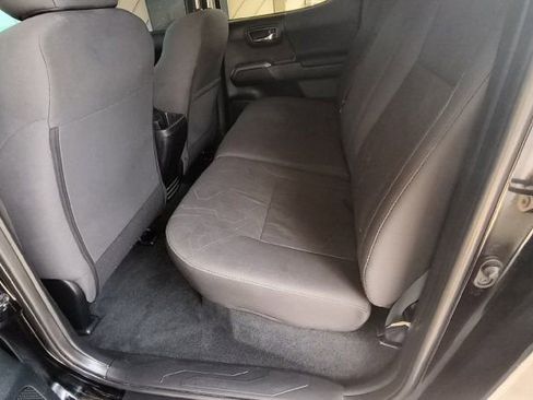 Used 2016 Toyota Tacoma TRD Sport w/ Towing Package image 10