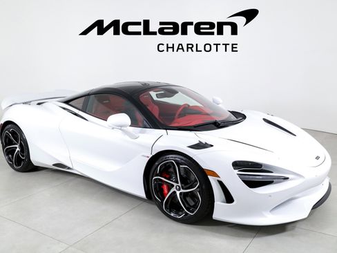 Used 2024 McLaren 750S image 2