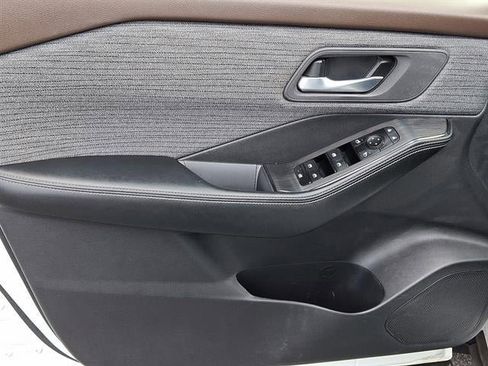 Certified 2023 Nissan Rogue SV image 13