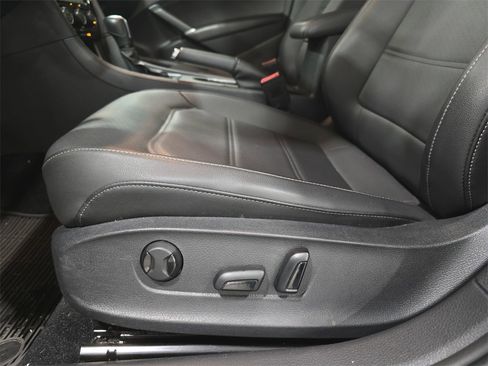 Used 2022 Volkswagen Passat 2.0T R-Line image 27