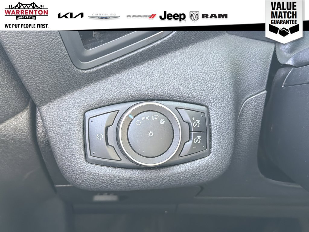 Used 2016 Ford C-MAX Energi SEL FWD image 17
