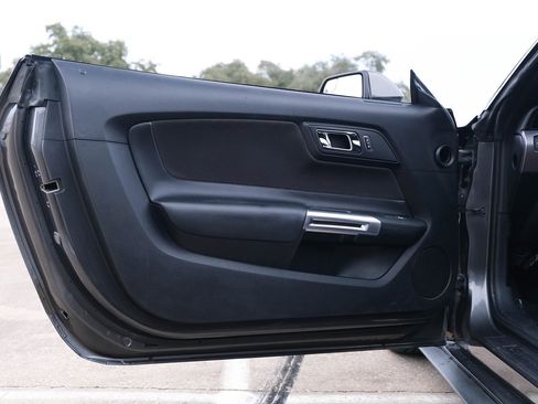 Used 2017 Ford Mustang GT image 13