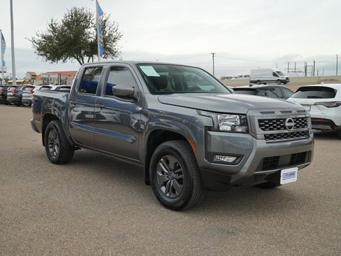 Used 2025 Nissan Frontier SV w/ SV Convenience Package image 3
