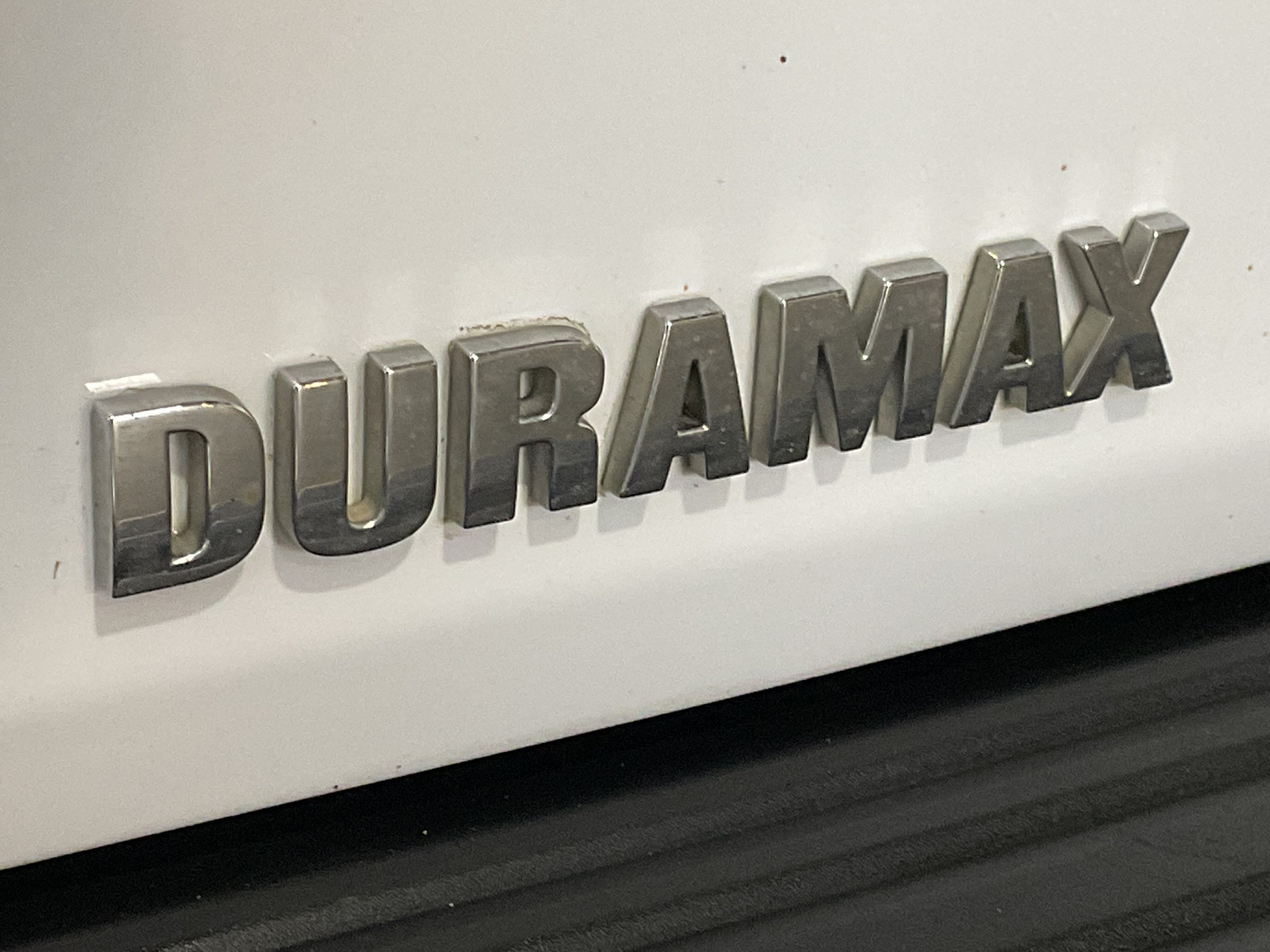 Used 2023 Chevrolet Suburban RST w/ Luxury Package AWD/4WD image 9