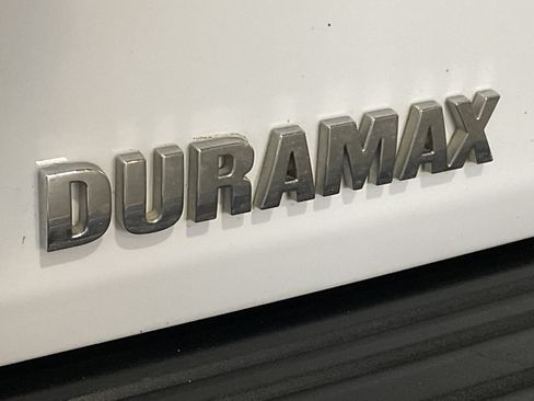 Used 2023 Chevrolet Suburban RST w/ Luxury Package AWD/4WD image 9