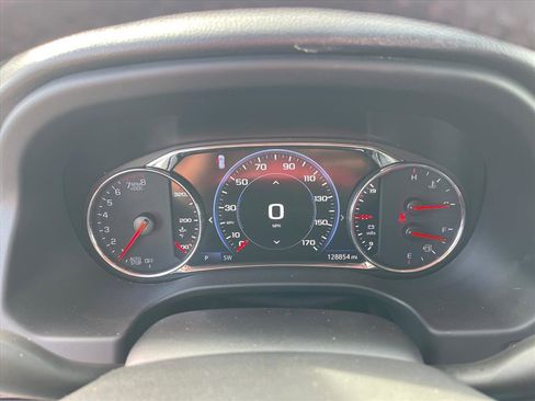 Used 2022 GMC Acadia AT4 w/ Technology Package image 4