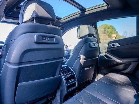 Used 2023 BMW X6 xDrive40i w/ M Sport Package image 21